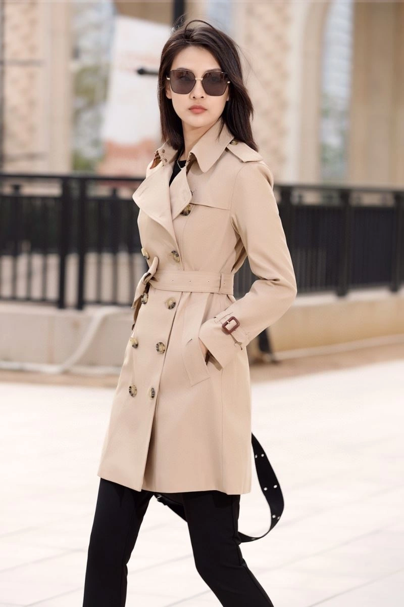 Stylish Burberry Outwear 104038