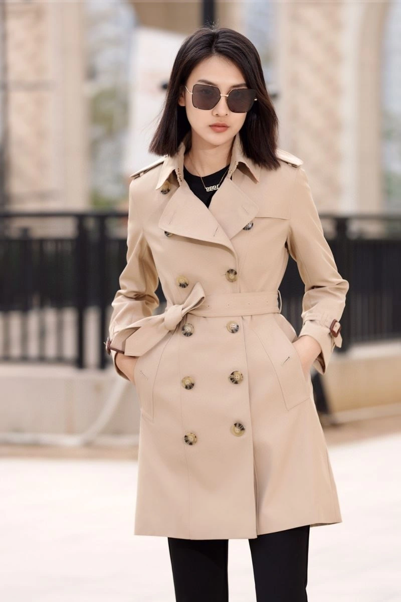 Stylish Burberry Outwear 104038