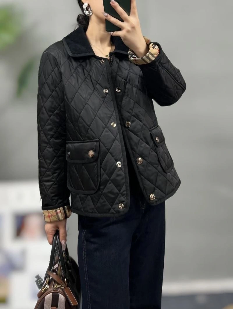 Vibrant Burberry Outwear 104026