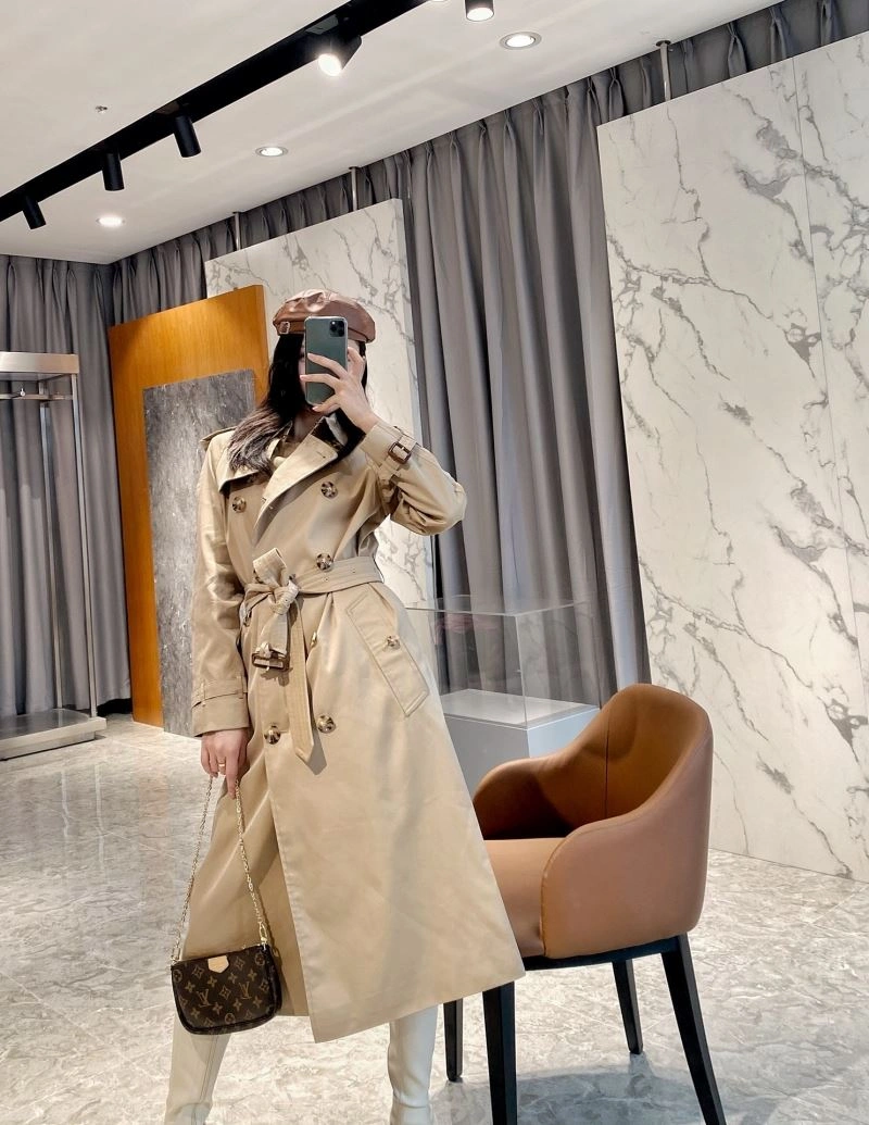 Burberry Outwear Trendsetting 104018