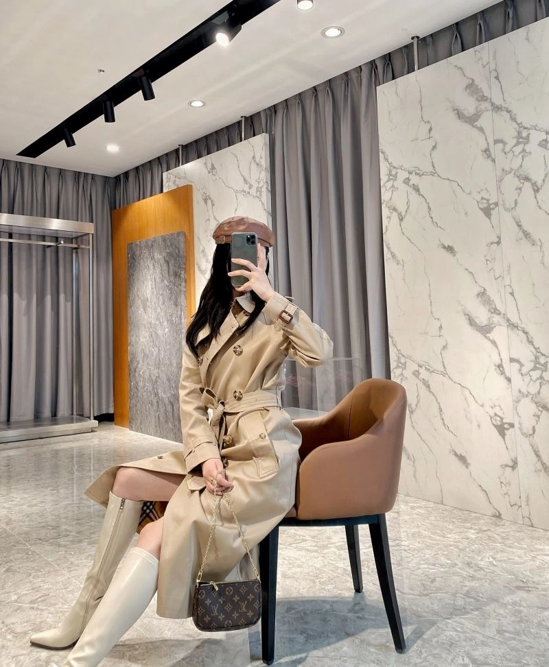 Burberry Outwear Trendsetting 104018