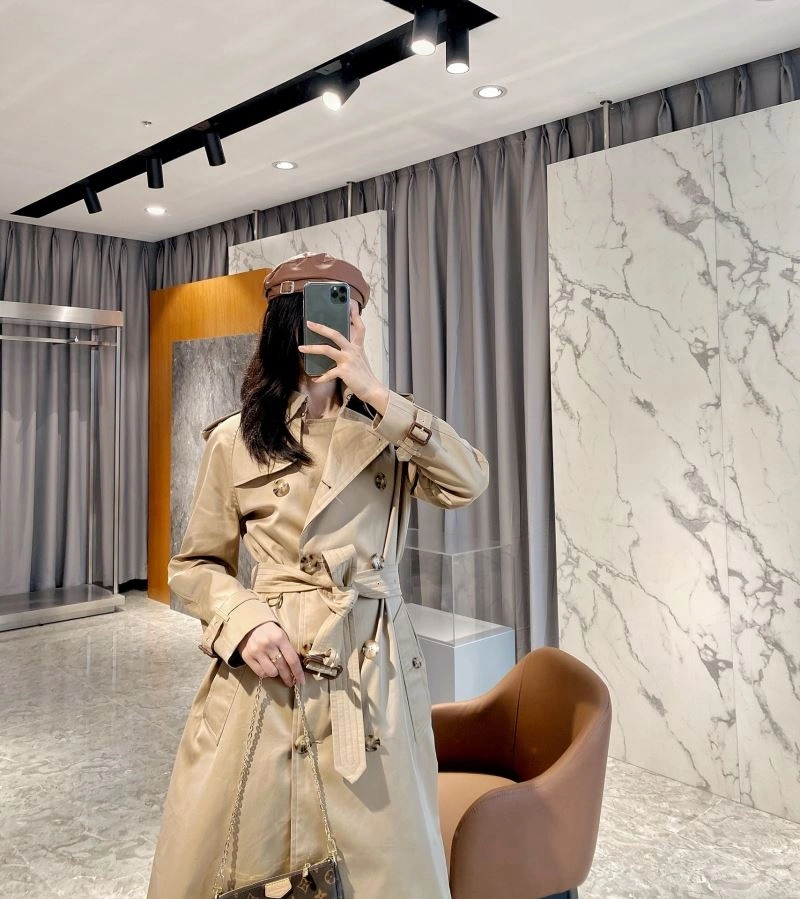 Burberry Outwear Trendsetting 104018