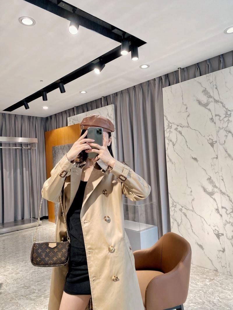 Burberry Outwear Trendsetting 104018