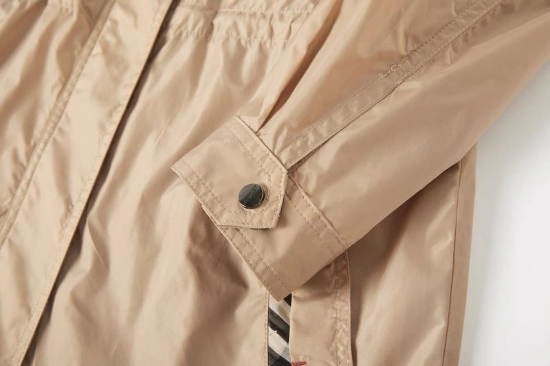Burberry Outwear Trendsetting 104008