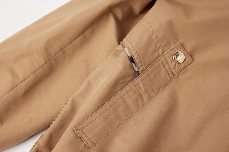 Flexible Burberry Outwear 104050