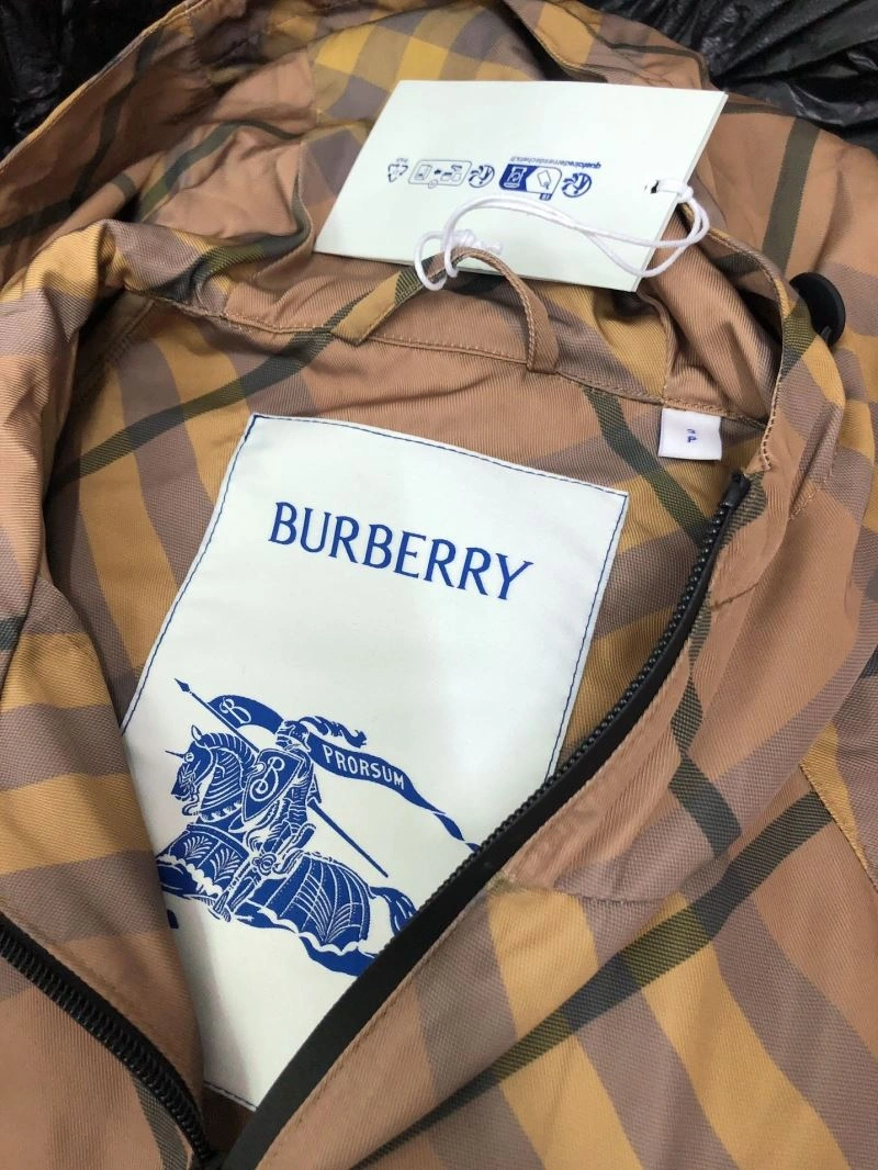Burberry Outwear EasyMatch 103992