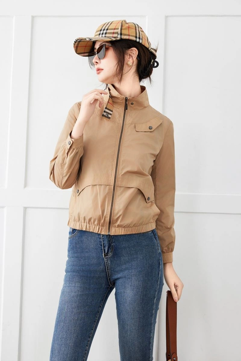 Lightweight Burberry Outwear 104019
