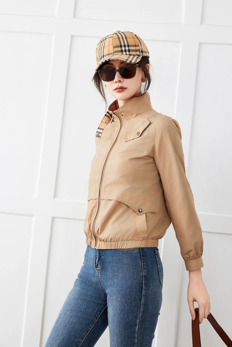 Lightweight Burberry Outwear 104019
