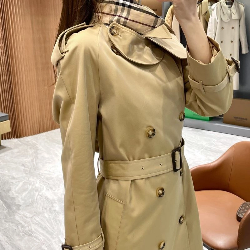 Snug Burberry Outwear 103980
