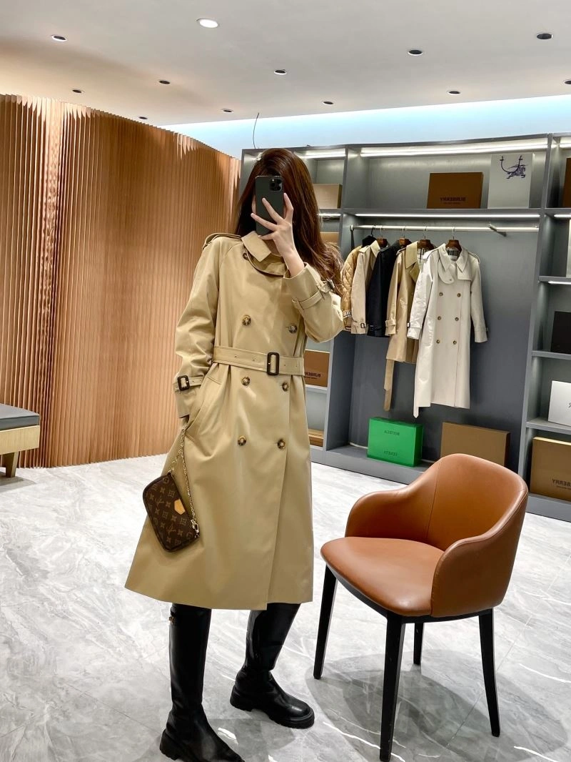 Snug Burberry Outwear 103980