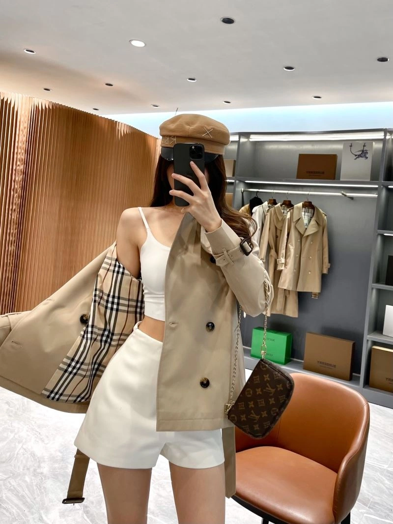 Sophisticated Burberry Outwear 103972