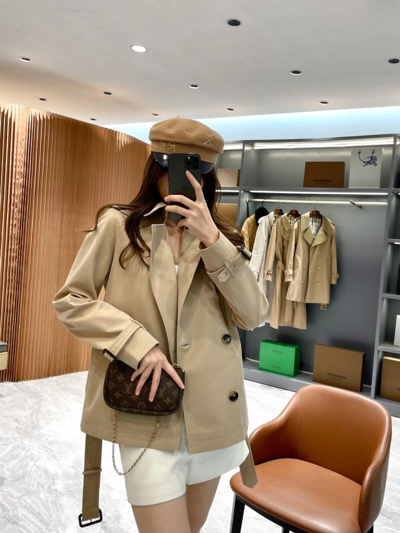 Sophisticated Burberry Outwear 103972