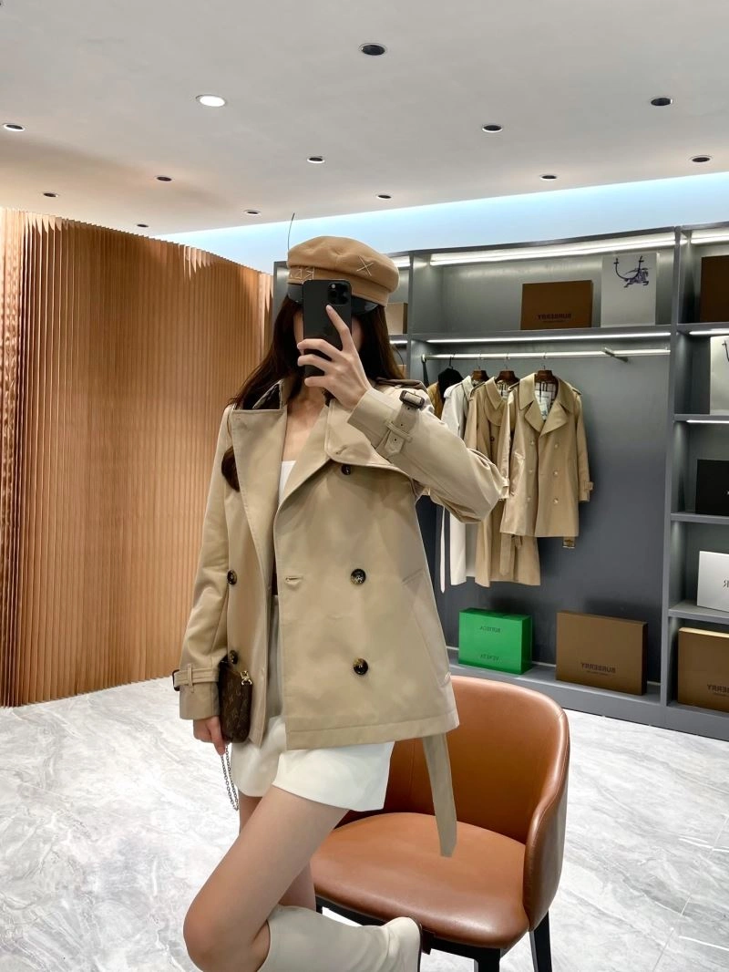 Sophisticated Burberry Outwear 103972