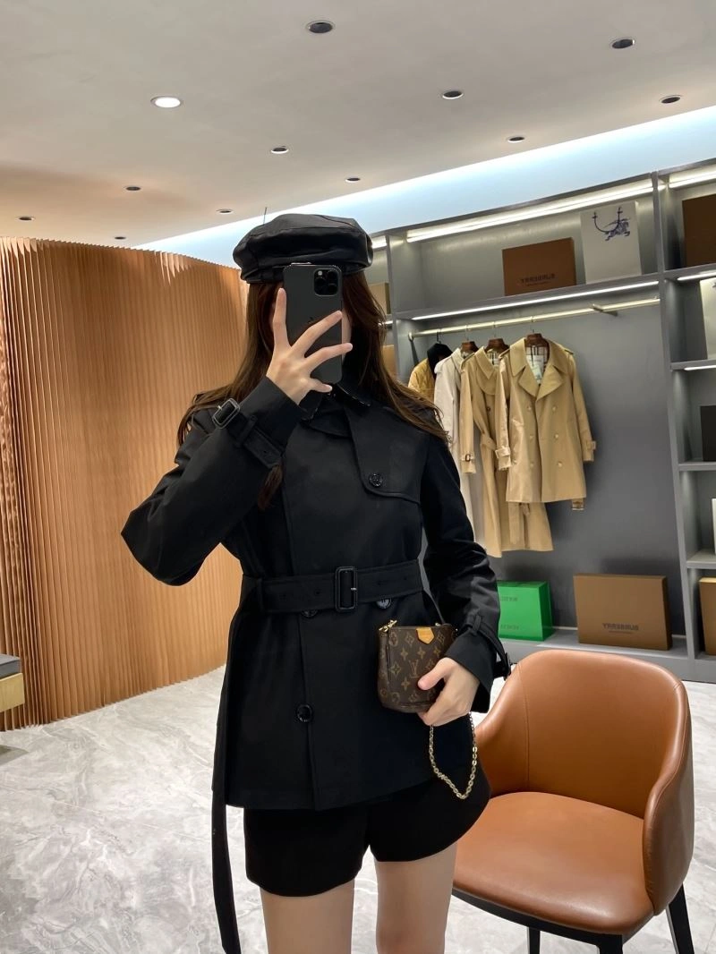AllSeason Burberry Outwear 104017