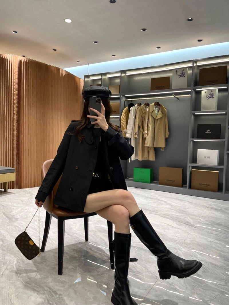 AllSeason Burberry Outwear 104017