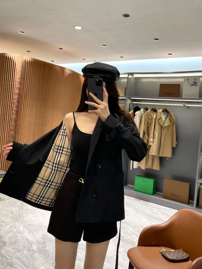 AllSeason Burberry Outwear 104017