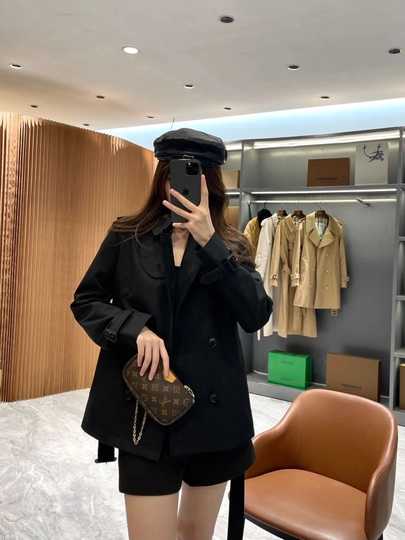 AllSeason Burberry Outwear 104017