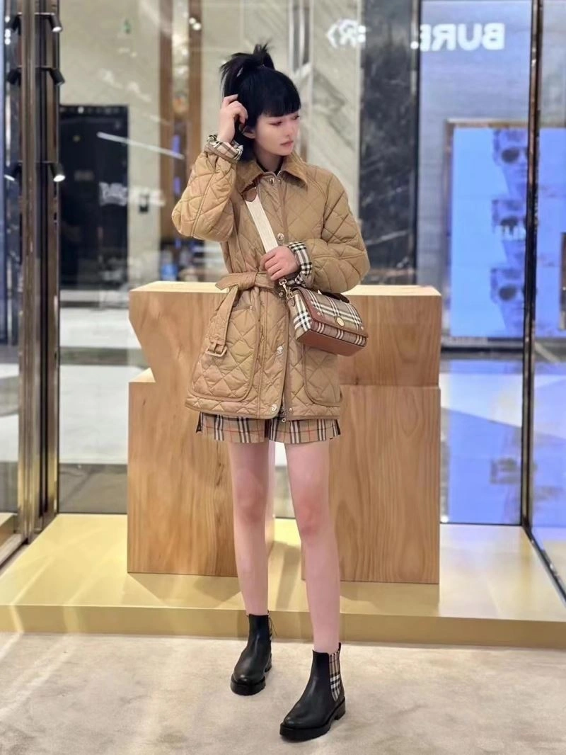 Bold Burberry Outwear 103965