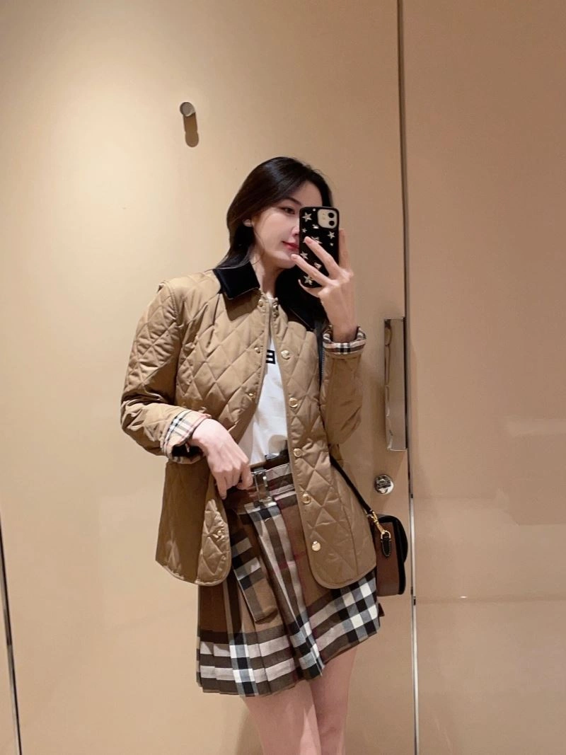WaterResistant Burberry Outwear 103971