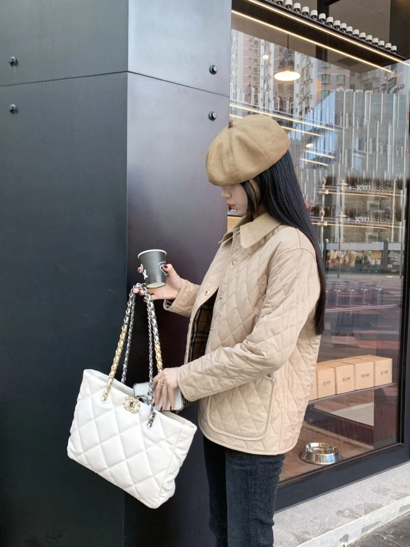Burberry Outwear Chic 104011