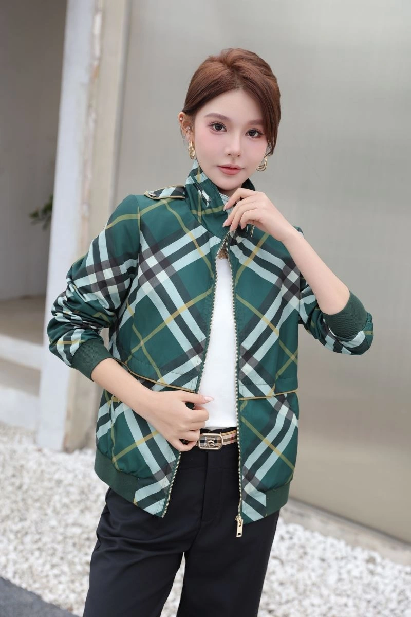 Sleek Burberry Outwear 103957