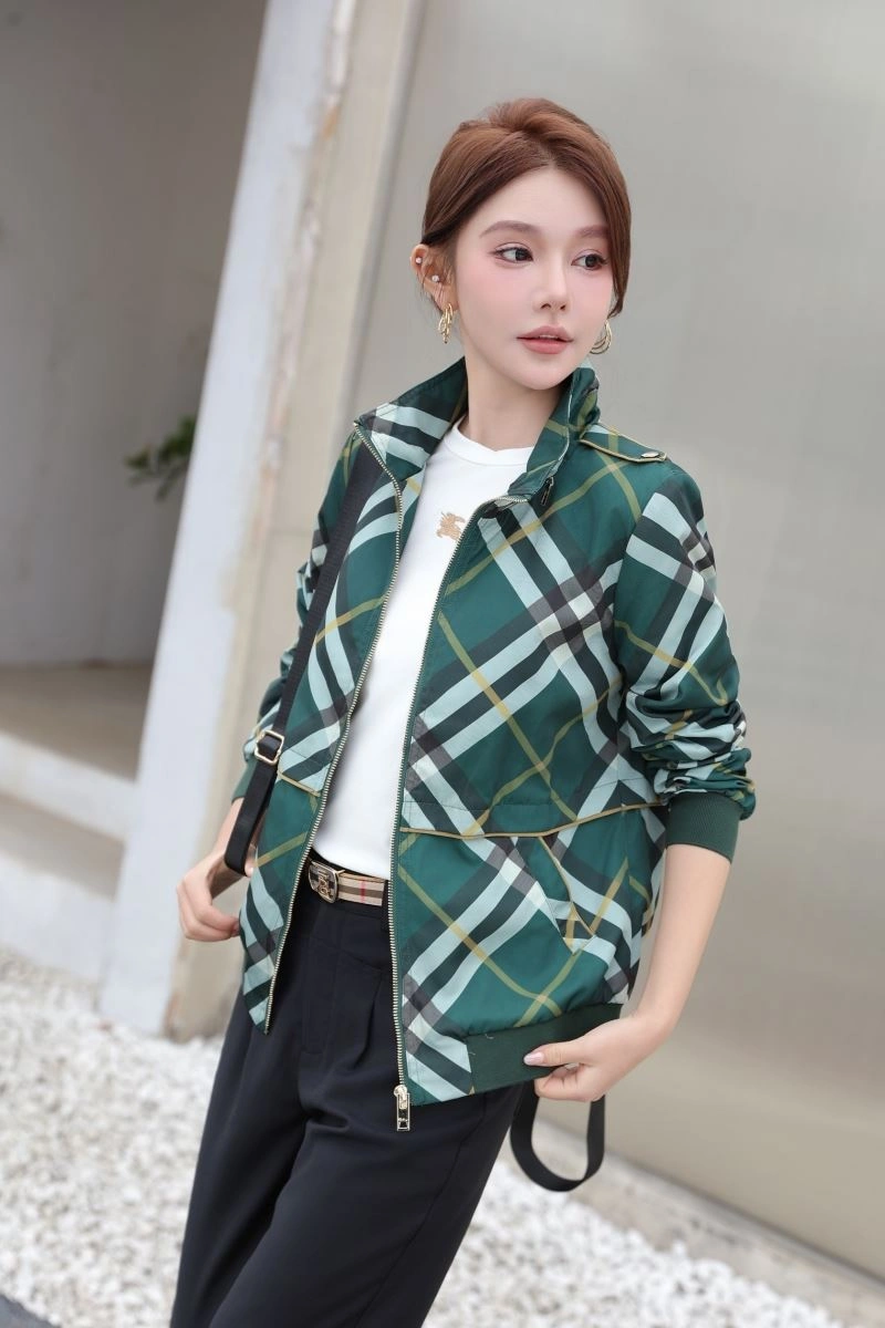 Sleek Burberry Outwear 103957