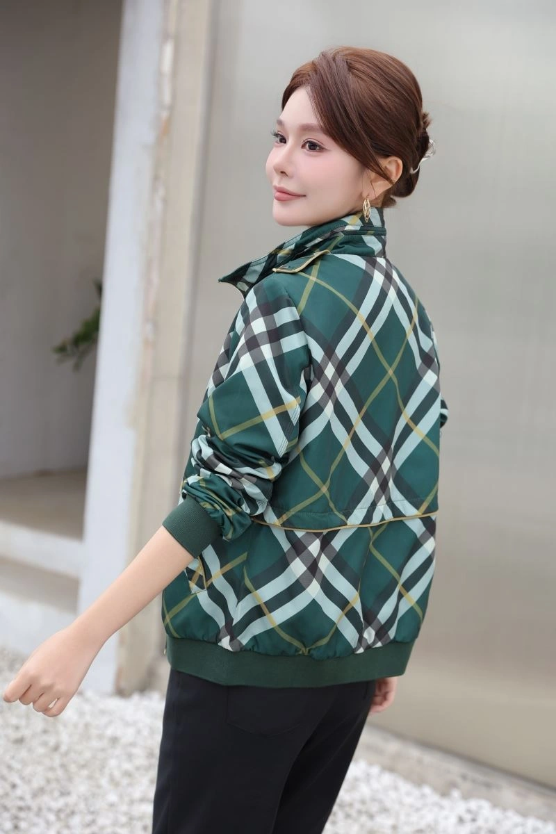 Sleek Burberry Outwear 103957