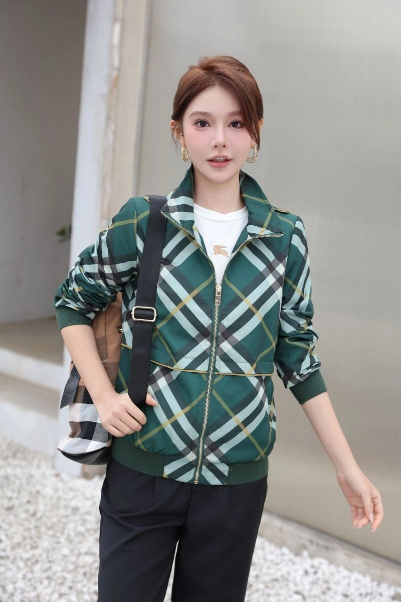 Sleek Burberry Outwear 103957