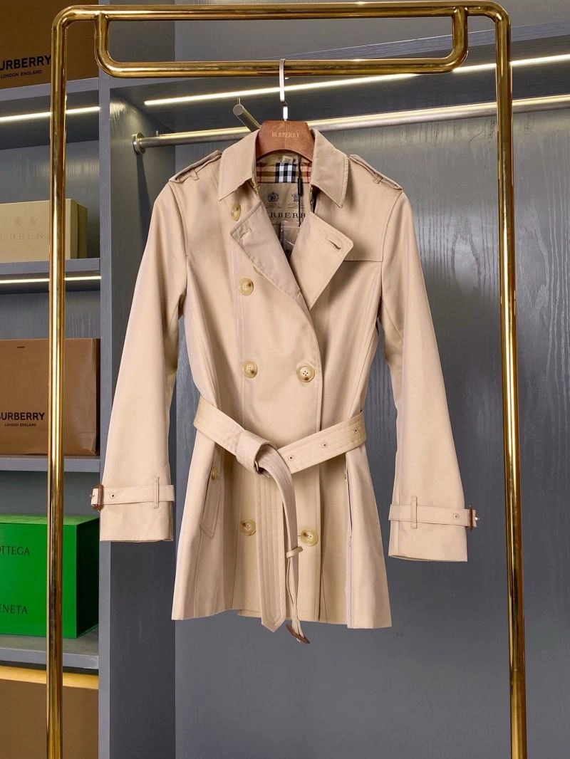 Lightweight Burberry Outwear 103953