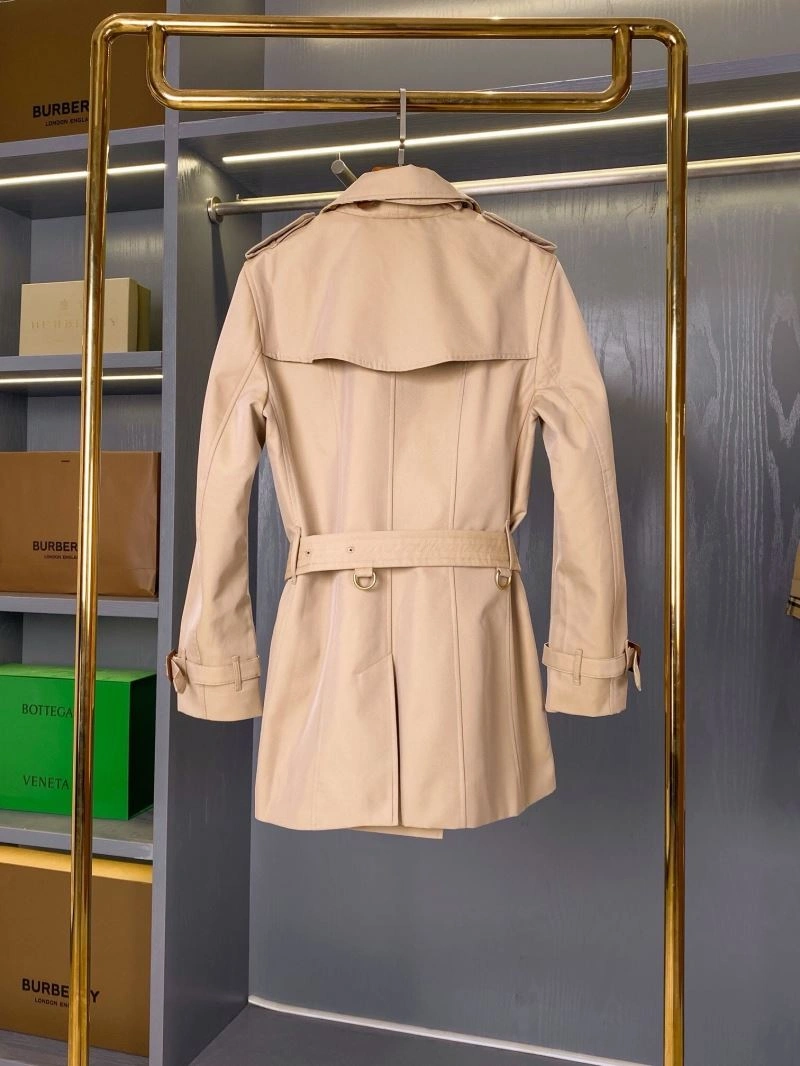 Lightweight Burberry Outwear 103953