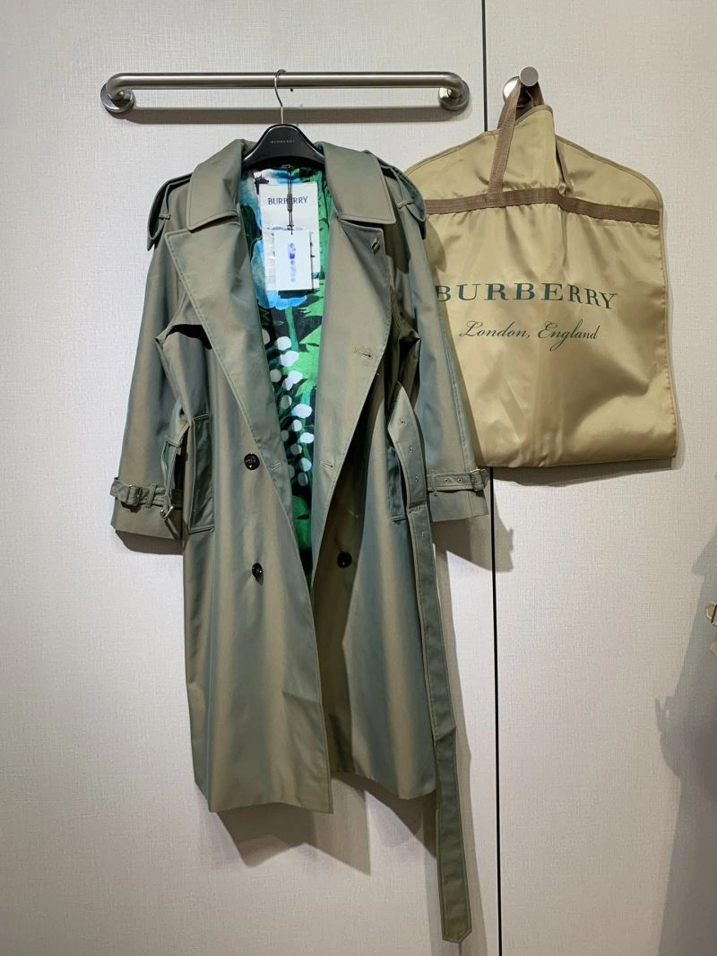 Burberry Outwear Chic 103952