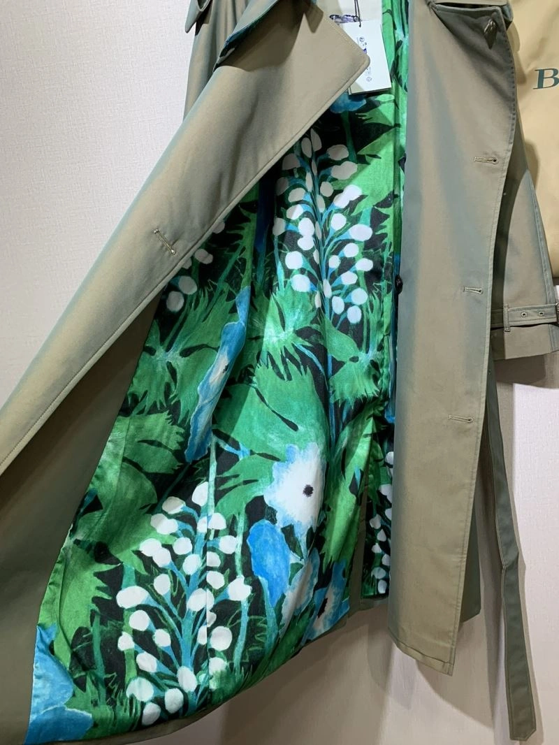 Burberry Outwear Chic 103952