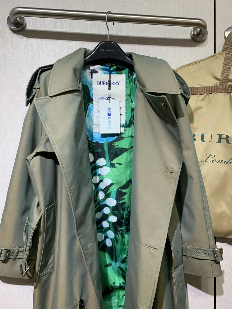Burberry Outwear Chic 103952