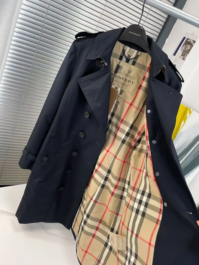 Flexible Burberry Outwear 104025