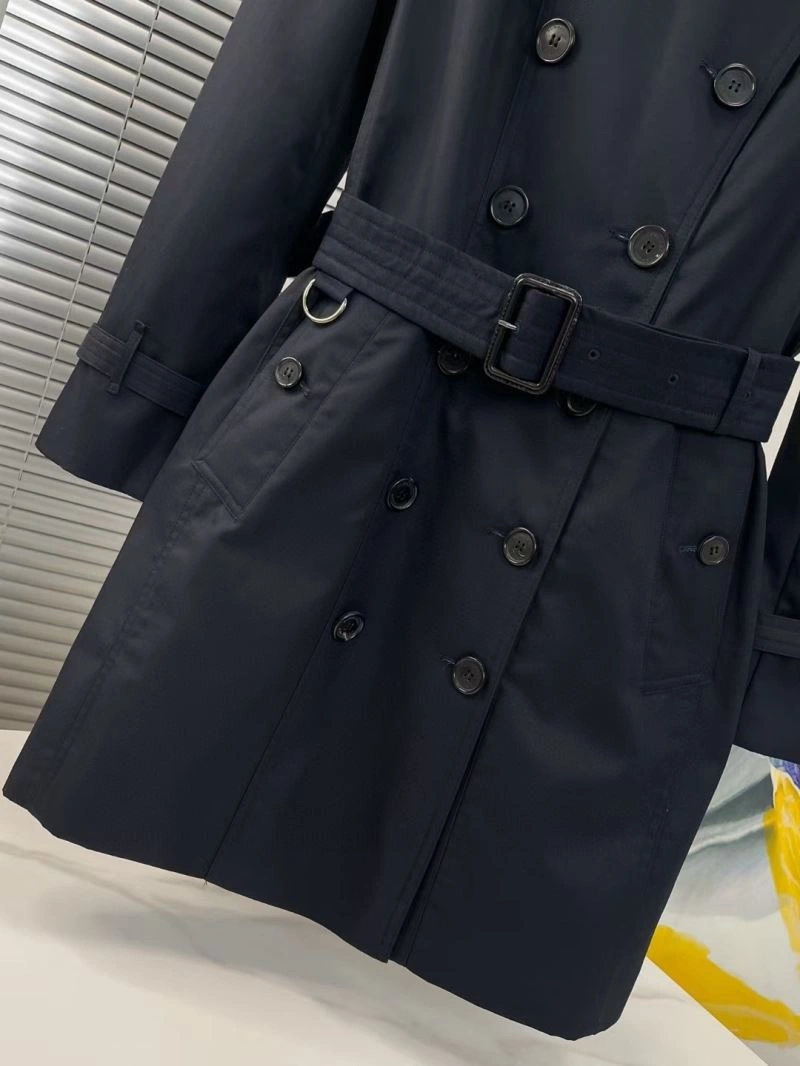 Flexible Burberry Outwear 104025