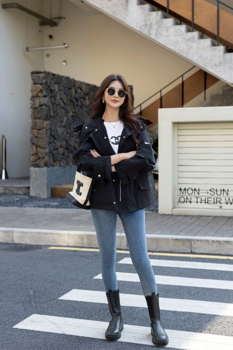 Soft Burberry Outwear 103979