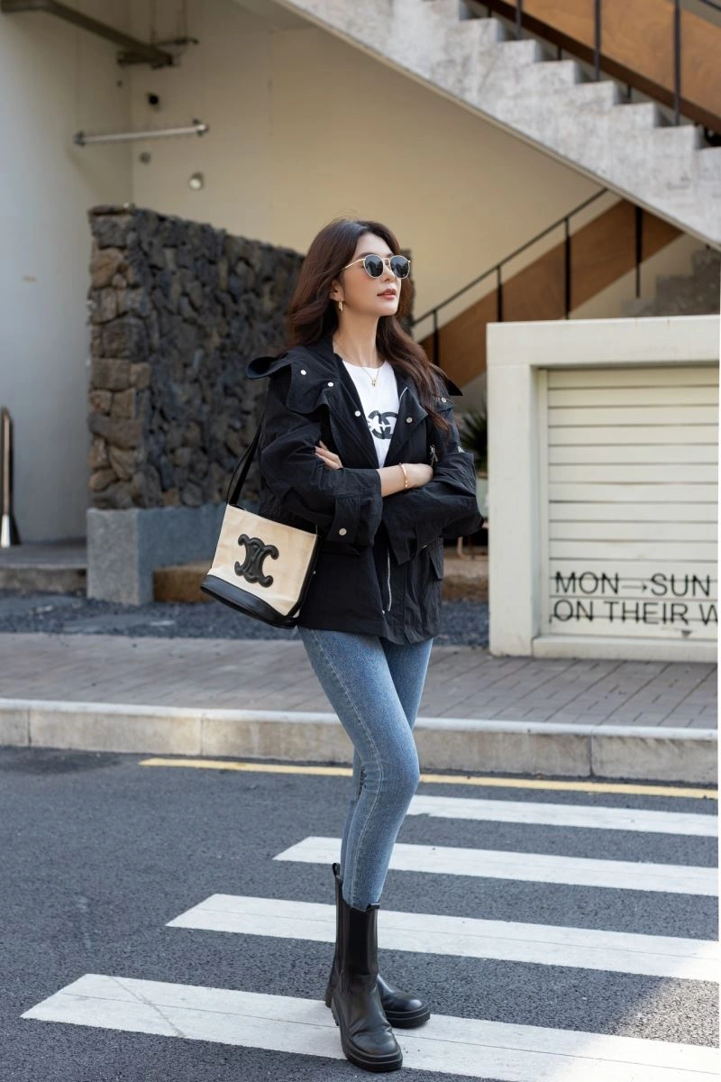 Soft Burberry Outwear 103979