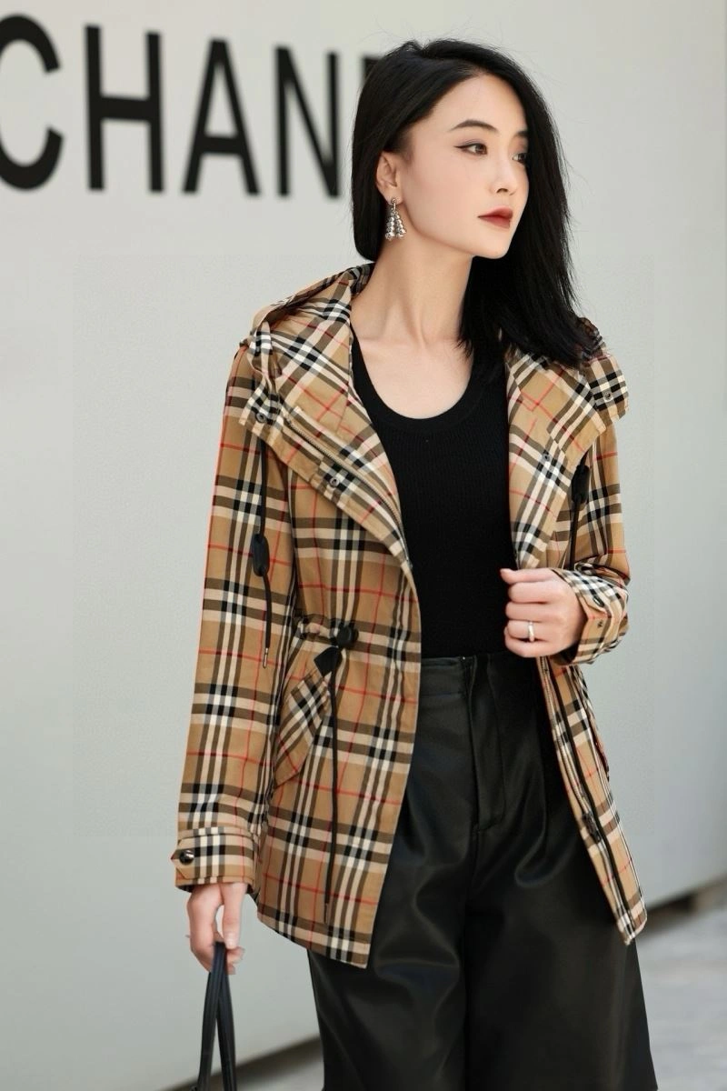 Sporty Burberry Outwear 103936