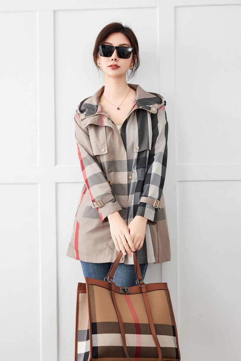 Burberry Outwear Bright 103943