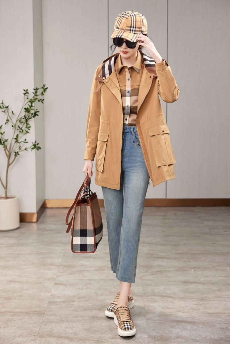 Compact Burberry Outwear 103907