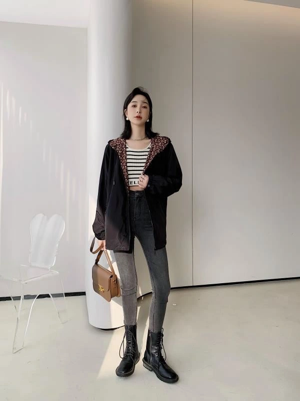 Contemporary Burberry Outwear 103910