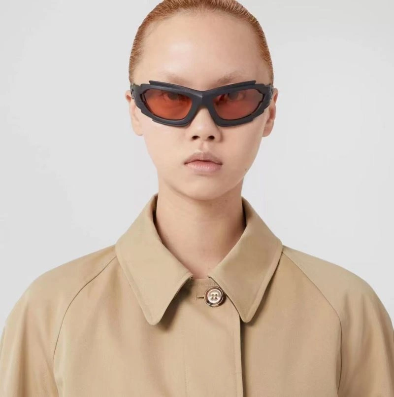 Burberry Outwear Trendsetting 103908