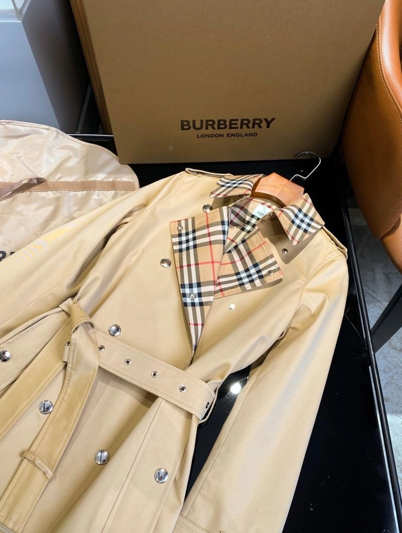 Burberry Outwear Stretchable 103903