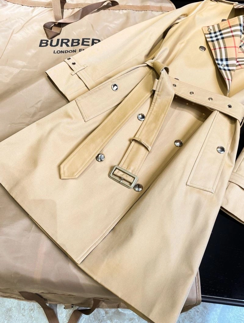 Burberry Outwear Stretchable 103903