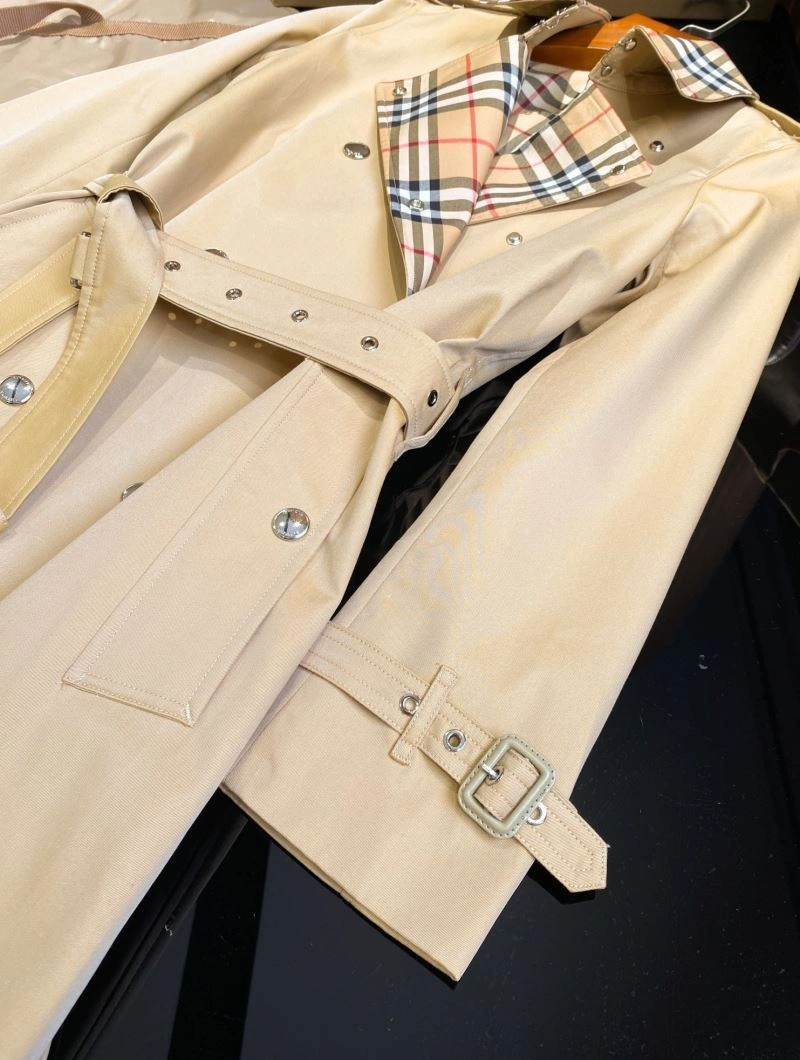 Burberry Outwear Stretchable 103903