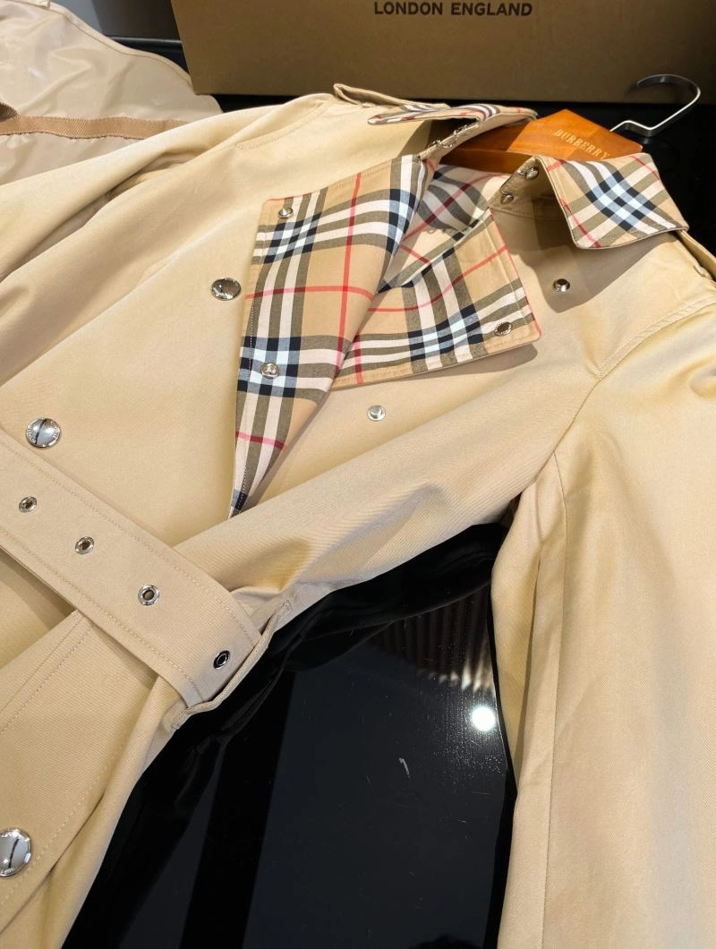 Burberry Outwear Stretchable 103903