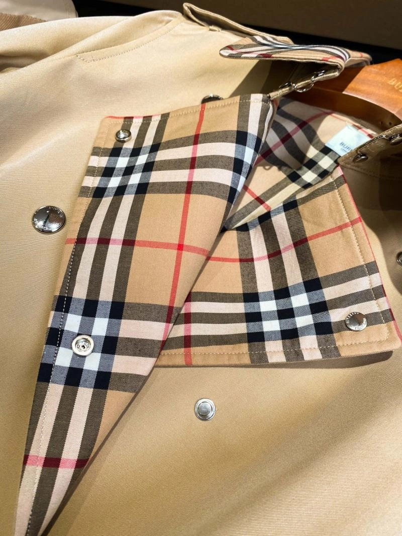 Burberry Outwear Stretchable 103903