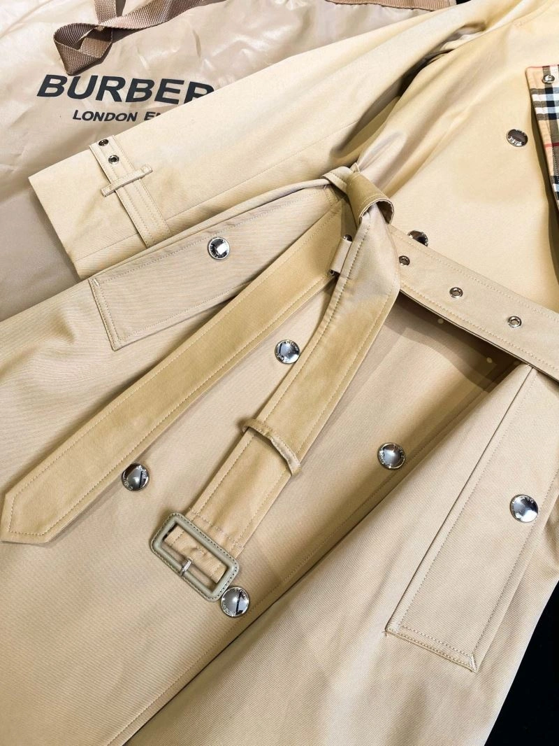 Burberry Outwear Stretchable 103903