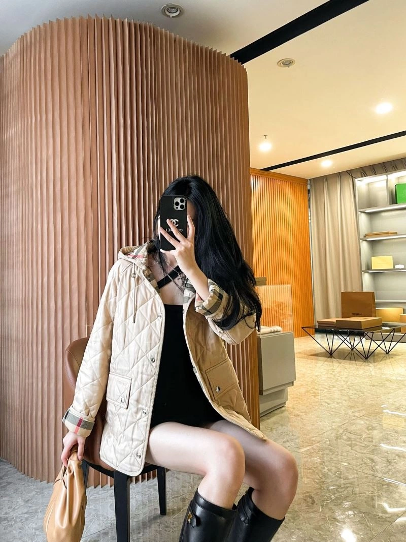 Burberry Outwear EyeCatching 103902
