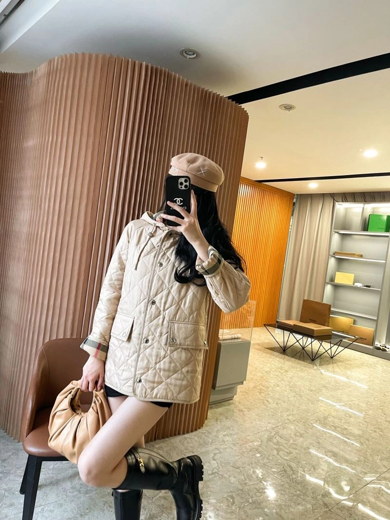 Burberry Outwear EyeCatching 103902